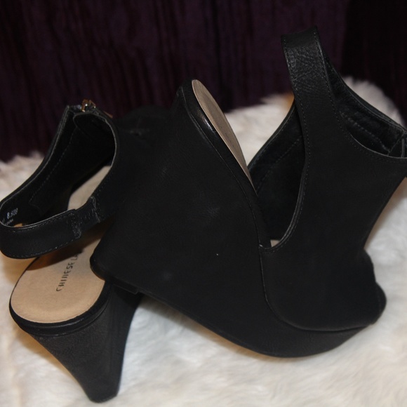 Shoes - Picture 4 of 5